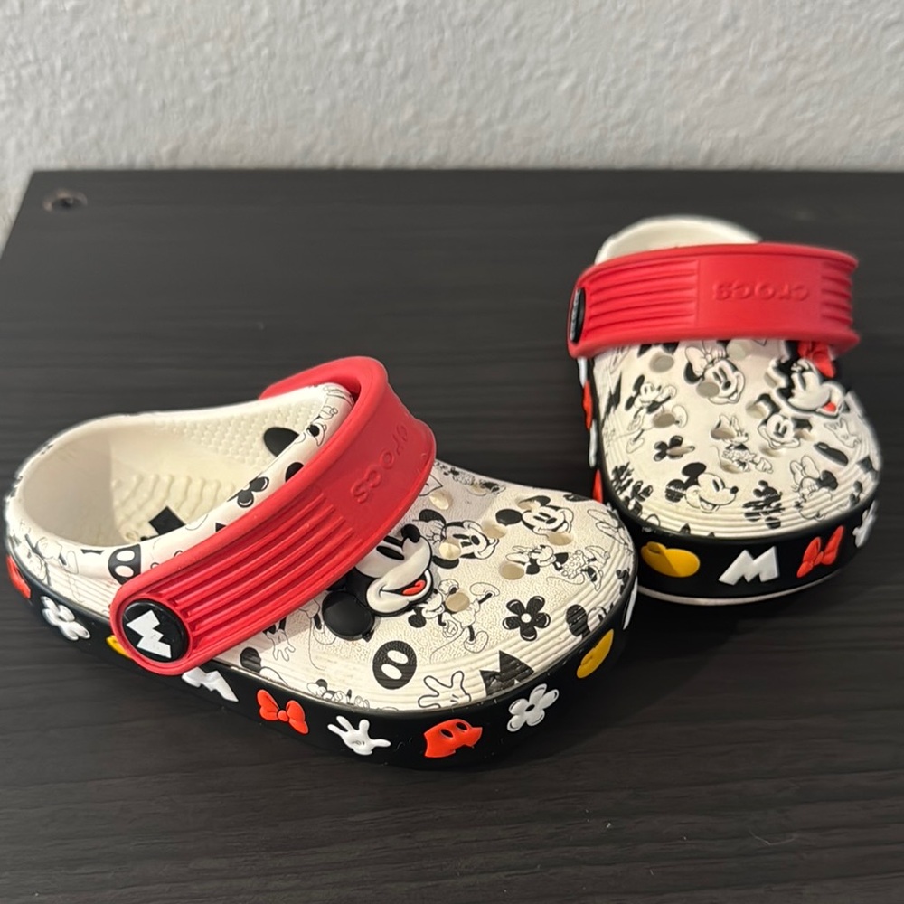 CROCS Kids Shoes - Red and White